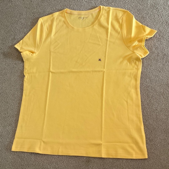 size XL, bust up to 44 inches, pretty yellow and sunshine shirt, new condition ☀ - Picture 8 of 9